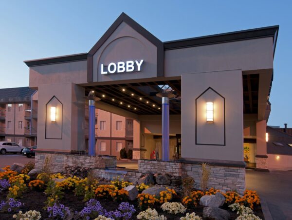 Coast-Kamloops-Hotel-Conference-Centre-Exterior-2-medium